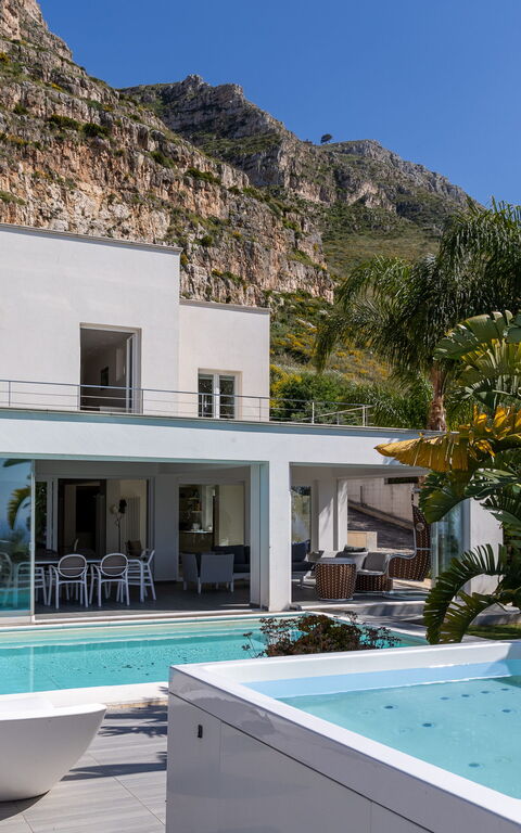 Villa Annalisa: Außen, Draussen, Schwimmbad, Whirlpool, Wohlergehen