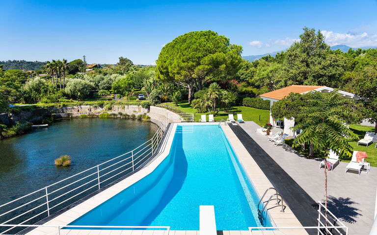 Villa Isabella: Ansichten, Schwimmbad