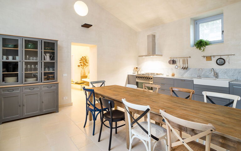 Villa Dimora Pura: Esszimmer, Küche