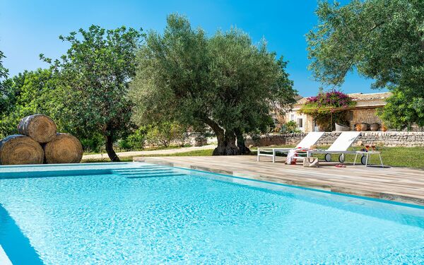 Villa Dimora Pura: Schwimmbad