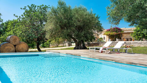 Villa Dimora Pura: Schwimmbad