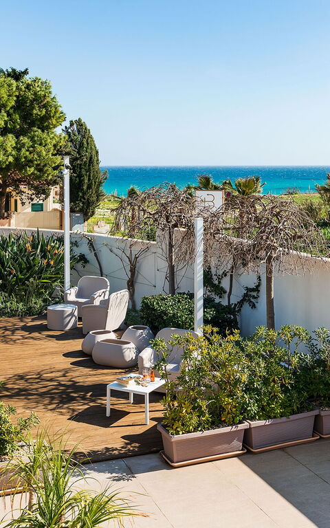 Anny: Außen, Garten