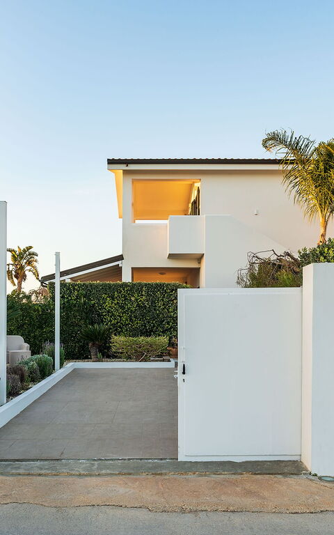 Anny: Außen, Garten