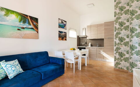 Unterkunft Euthalia: Esszimmer, Küche, Wohnzimmer