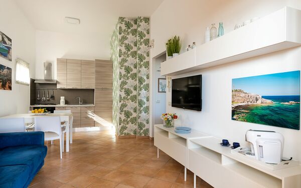 Unterkunft Euthalia: Esszimmer, Küche, Wohnzimmer