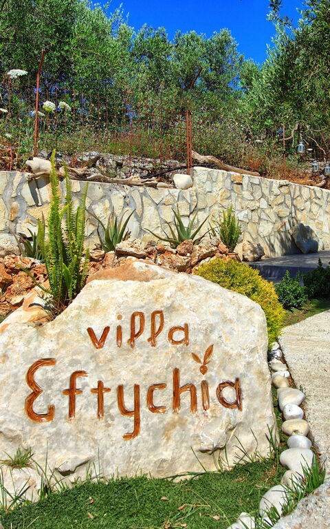 Villa Eftychia: Draussen