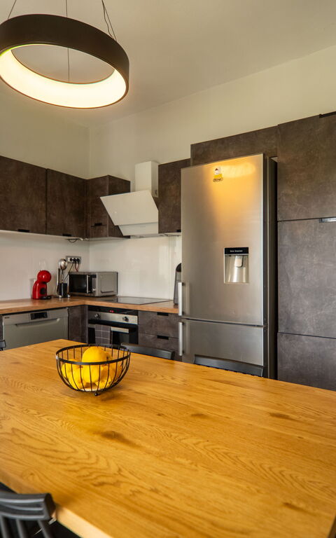 Villa Eftychia: Esszimmer, Küche