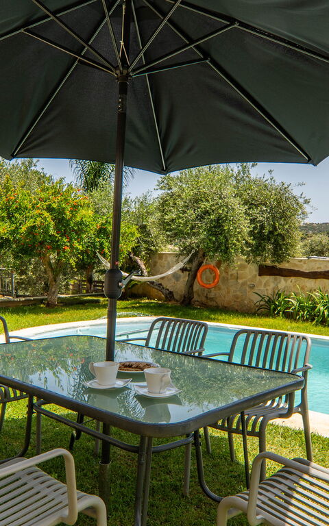 Villa Eftychia: Draussen, Garten, Schwimmbad