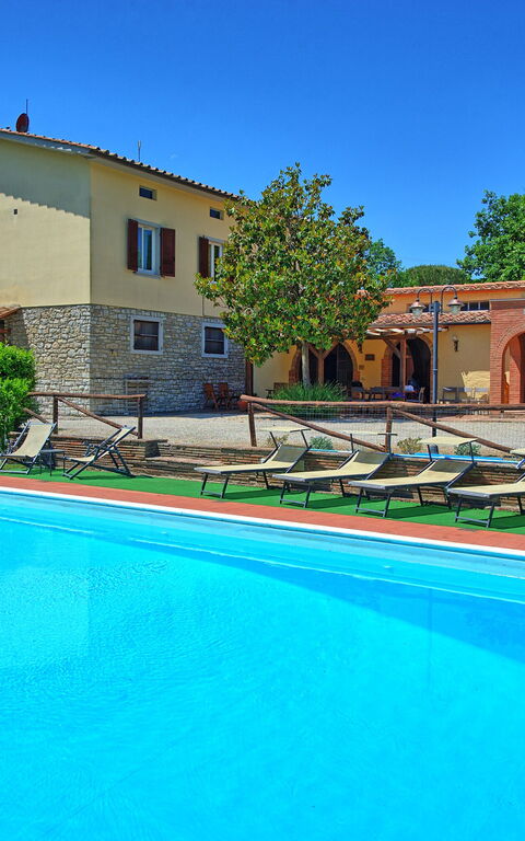 Zeffiro: Außen, Schwimmbad, Sommer