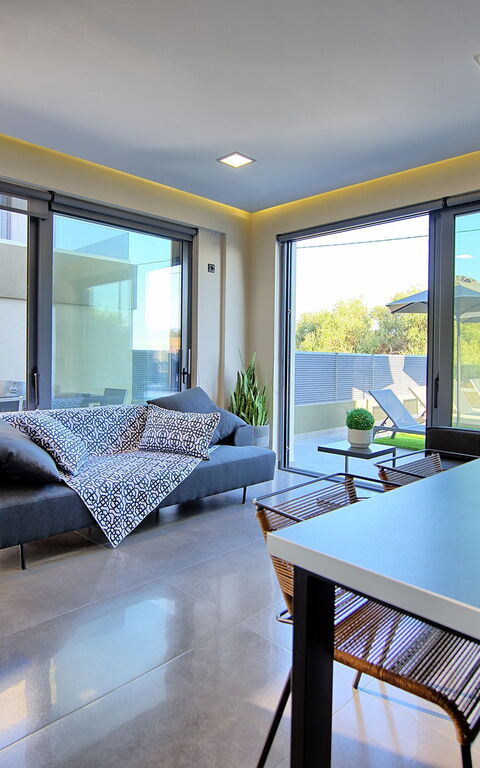 Villa Maripol: Esszimmer, Wohnzimmer