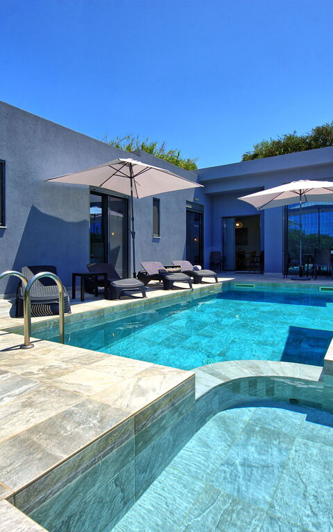 Villa Zaneti: Draussen, Schwimmbad, Sommer