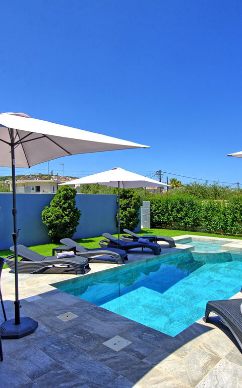 Villa Zaneti: Draussen, Schwimmbad, Sommer