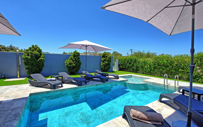 Villa Zaneti: Draussen, Schwimmbad, Sommer