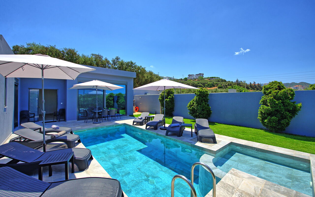 Villa Zaneti: Draussen, Schwimmbad, Sommer