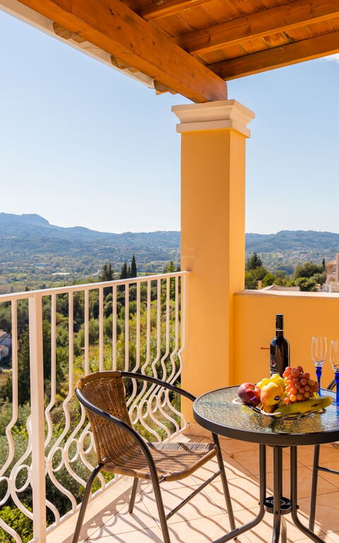 Villa Dinos: Balkon / Terrasse / Patio