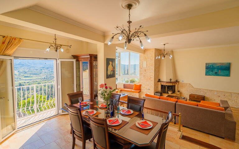 Villa Dinos: Esszimmer