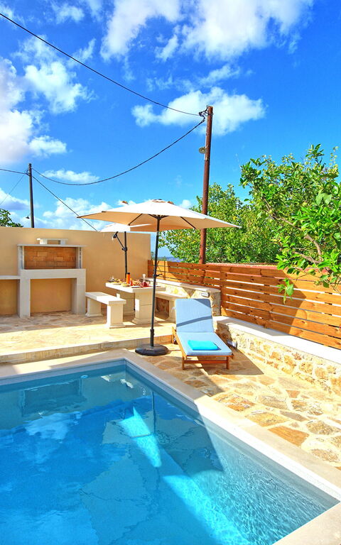 Villa Vicilla: Draussen, Schwimmbad