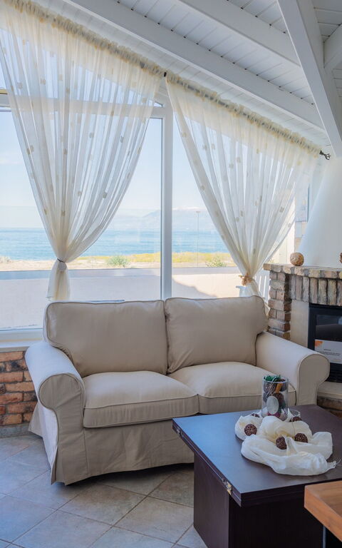 Beach Villa Athanasia: Ansichten, Wohnzimmer