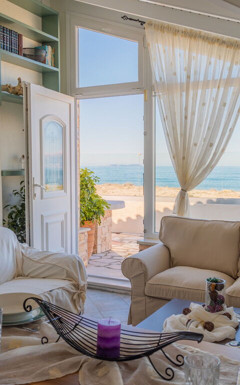 Beach Villa Athanasia: Wohnzimmer