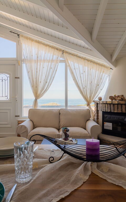 Beach Villa Athanasia: Wohnzimmer