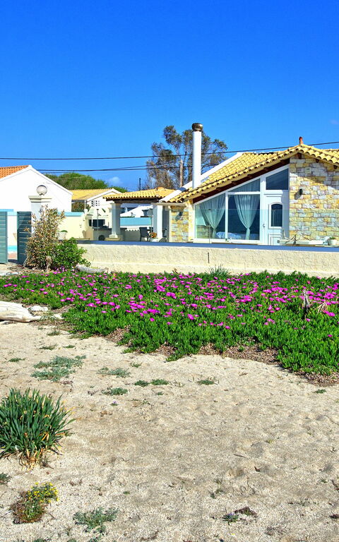 Beach Villa Athanasia: Draussen