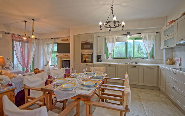 Villa Elaia: Esszimmer, Küche