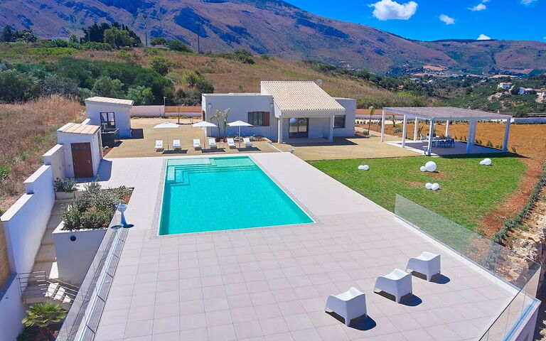 Villa Etesiae: Schwimmbad