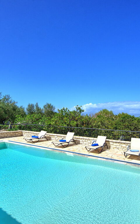 Villa Dimitris: Schwimmbad