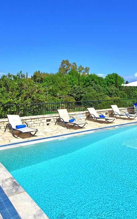 Villa Dimitris: Schwimmbad