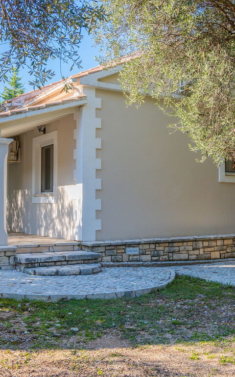 Villa Dimitris: Draussen, Garten