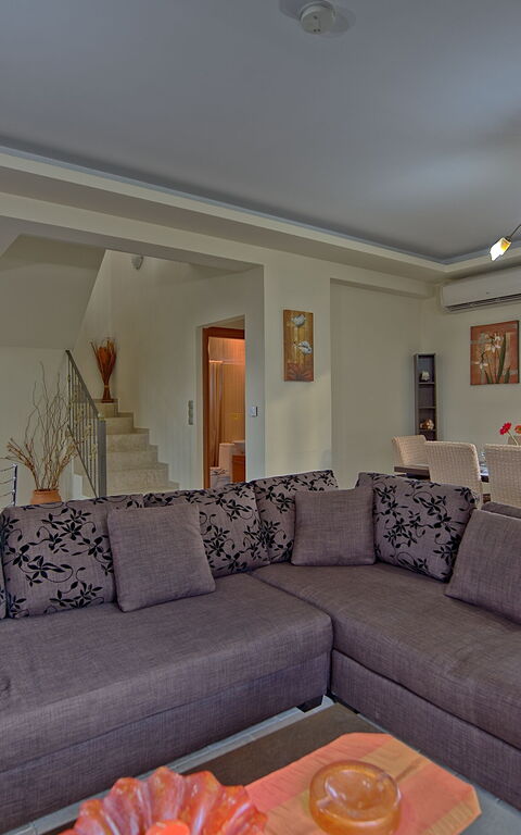 Villa Koules: Esszimmer, Küche, Wohnzimmer