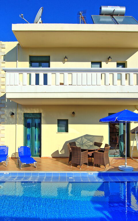 Villa Koules: Balkon / Terrasse / Patio, Draussen, Schwimmbad, Sommer