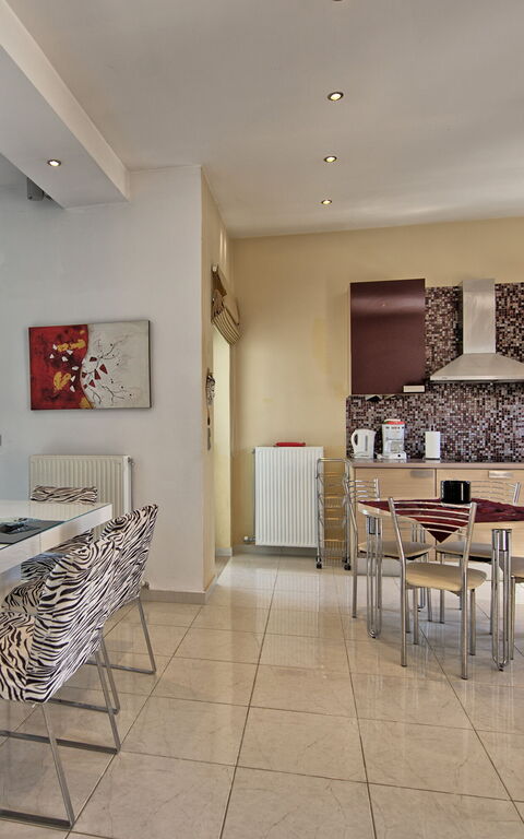 Beach Villa Christina: Esszimmer, Küche