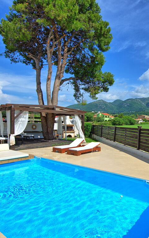 Beach Villa Christina: Schwimmbad