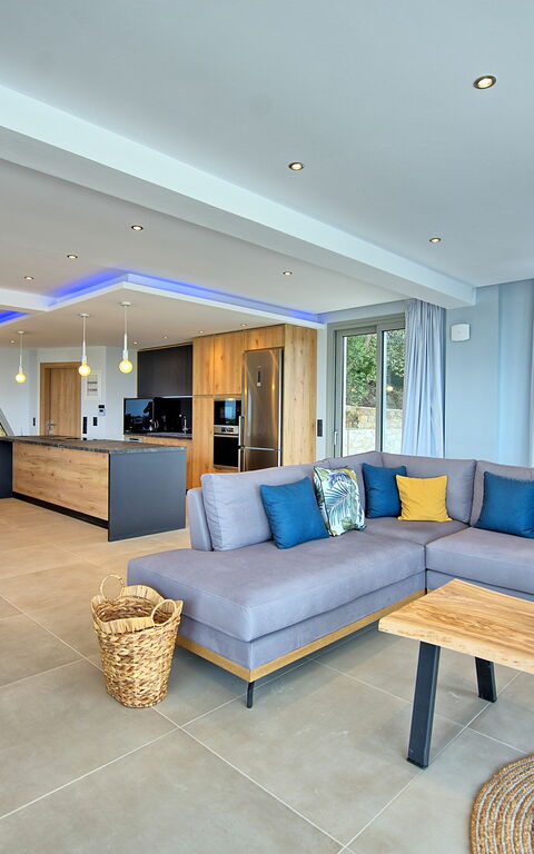 Villa Prokimea: Esszimmer, Küche, Wohnzimmer