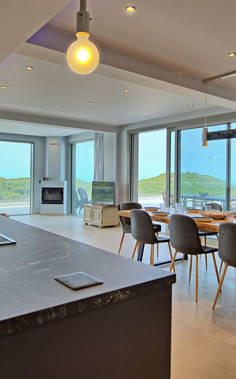 Villa Prokimea: Esszimmer, Küche