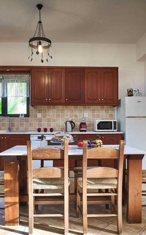 Villa Elia: Esszimmer, Küche