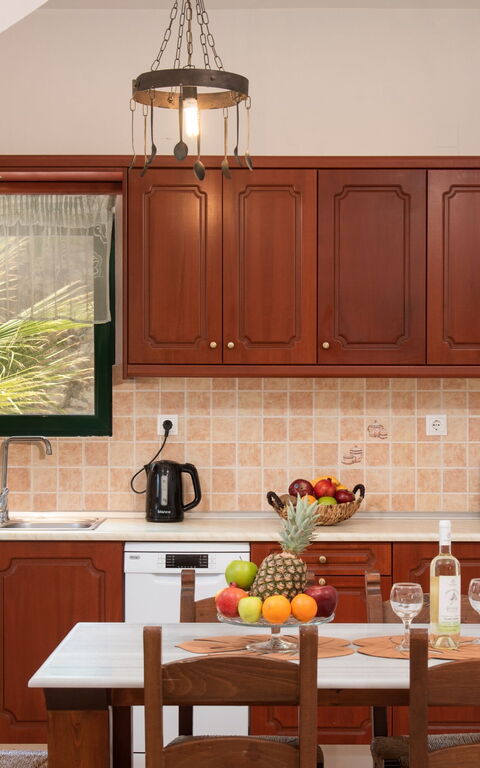 Villa Elia: Esszimmer, Küche