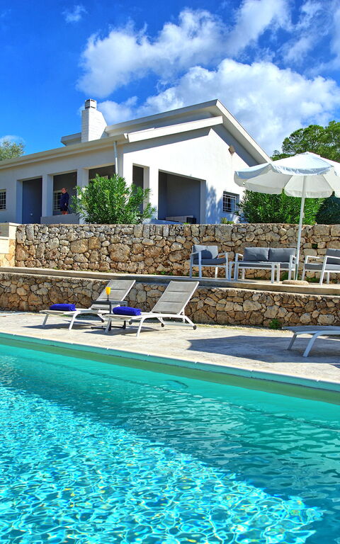 Nerodavola: Draussen, Schwimmbad, Sommer