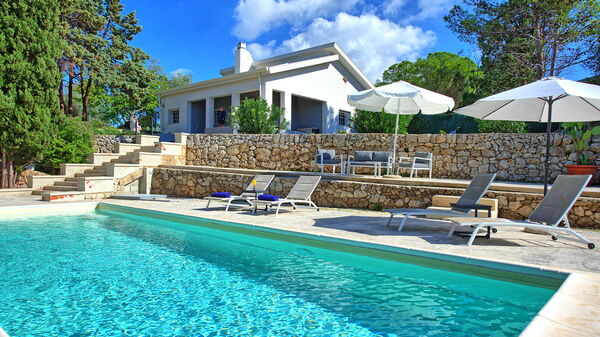 Nerodavola: Draussen, Schwimmbad, Sommer