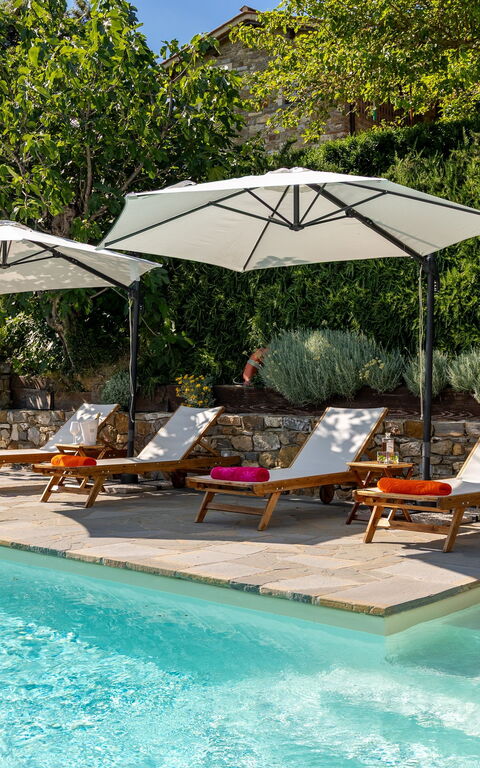 San Guido: Draussen, Schwimmbad