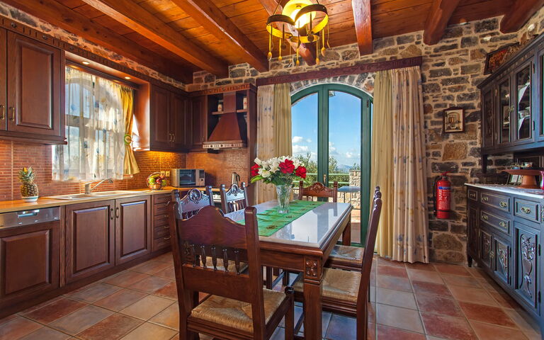 Villa Antina: Esszimmer, Küche