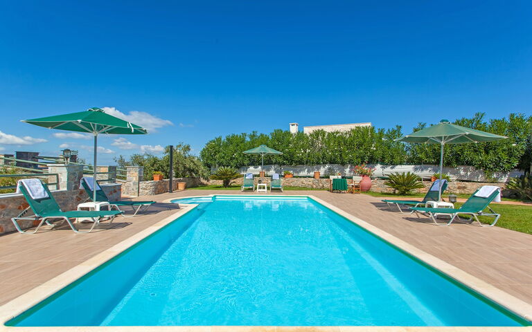 Villa Antina: Draussen, Garten, Schwimmbad