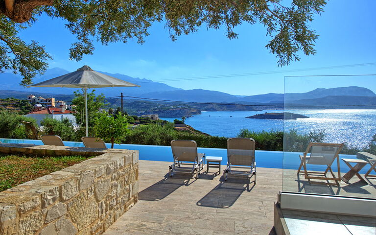 Villa Bluewhite: Ansichten, Draussen, Garten, Schwimmbad, Sommer