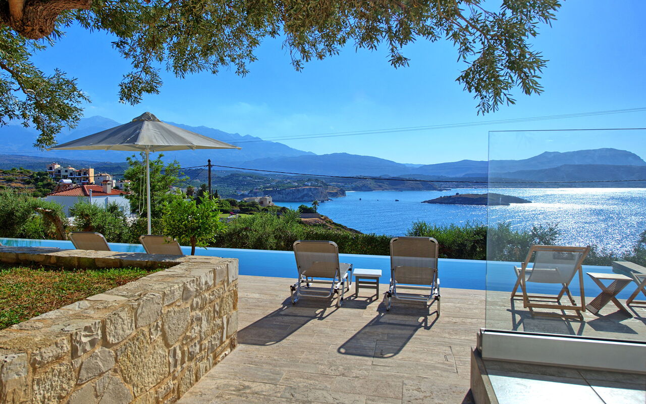 Villa Bluewhite: Ansichten, Draussen, Garten, Schwimmbad, Sommer
