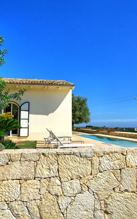 Tenuta Olearum: Draussen, Schwimmbad