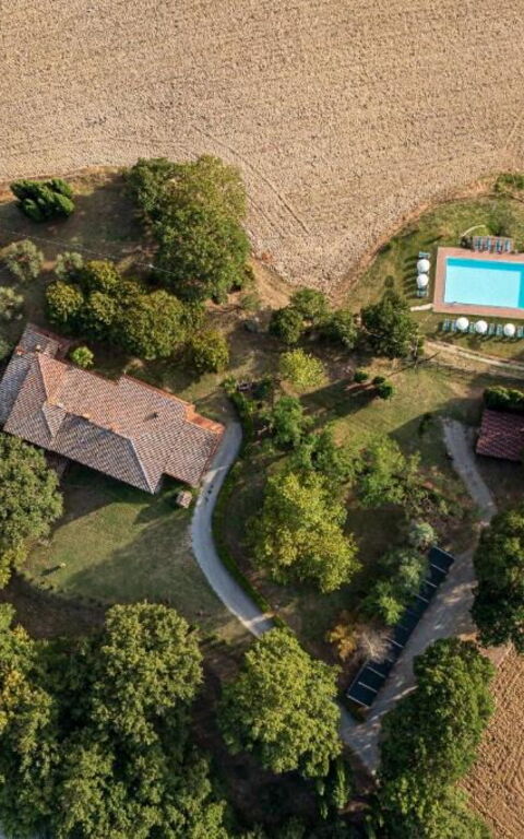 Palazzo Bello: Draussen, Schwimmbad