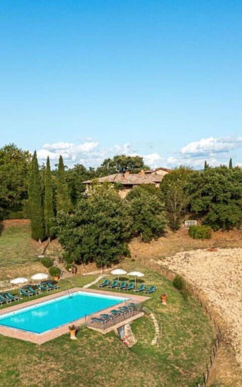 Palazzo Bello: Draussen, Schwimmbad