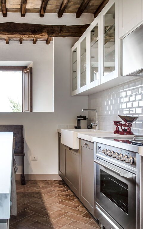 Villa Chiugi: Küche