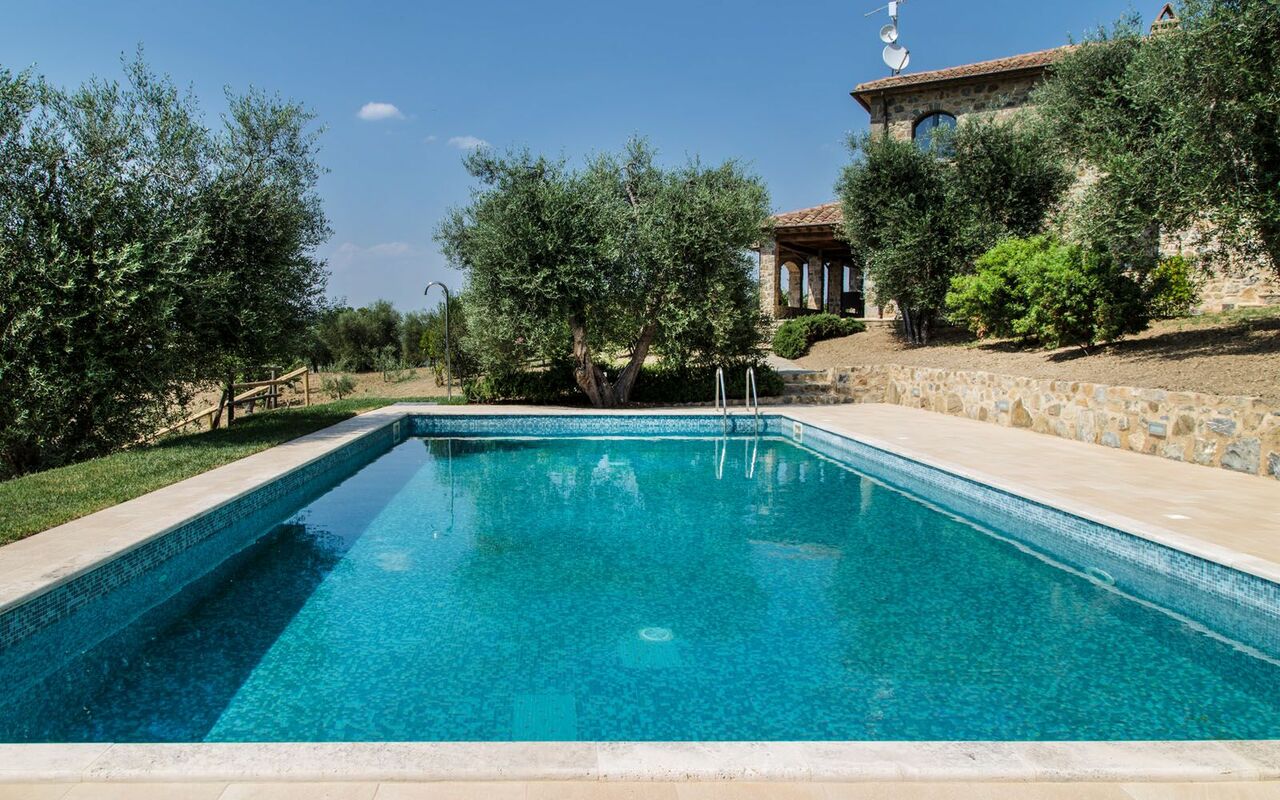Villa Chiugi: Schwimmbad